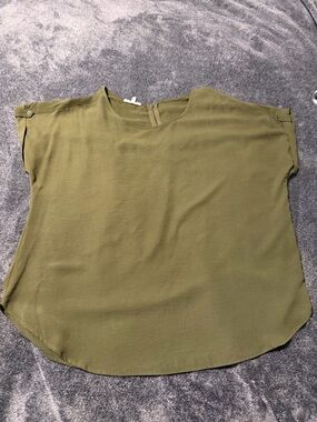 Maurices Relaxed Olive Short-Sleeve Women's Top